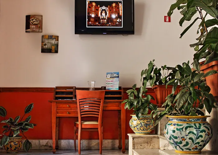Palermo hotels near Via Roma