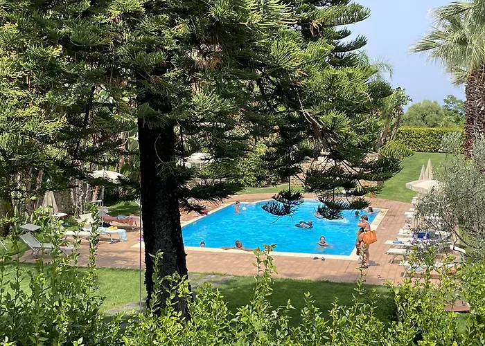 Agriturismo Villa Luca SantʼAgata di Militello