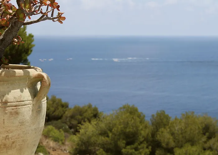 Isola di Ustica Hotels