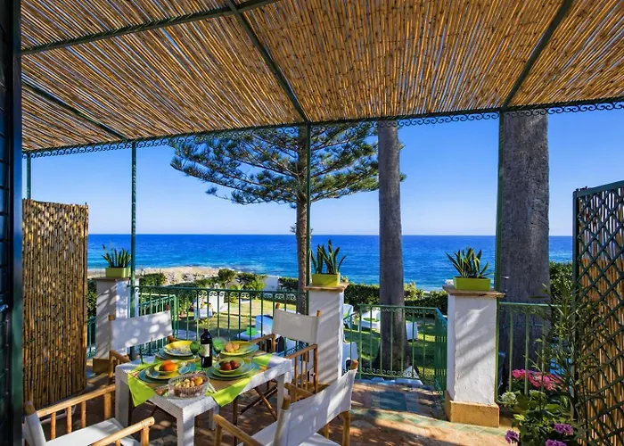 Case Di Fiori Beachfront Villa With Terrace And Direct Beach Access Fontane Bianche