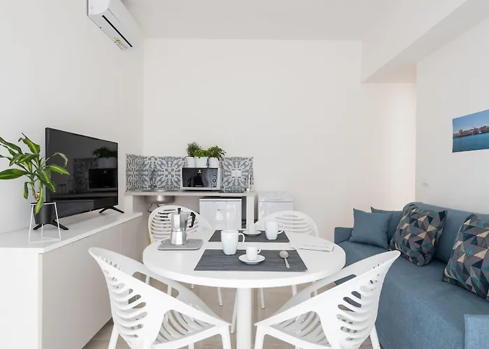 Syracuse hotels near Porto Piccolo
