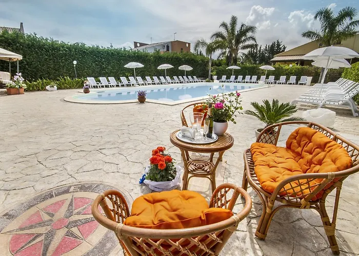 Case Vacanze Paradise Beach Vicino Cefalù PISCINA APERTA Campofelice Di Roccella