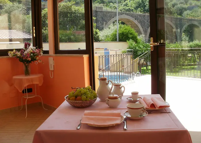 Villa Veronica Giardini-Naxos avec Piscine