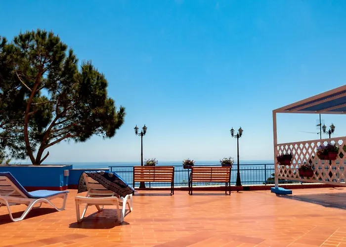 Hotel vicino a Isola di Ustica