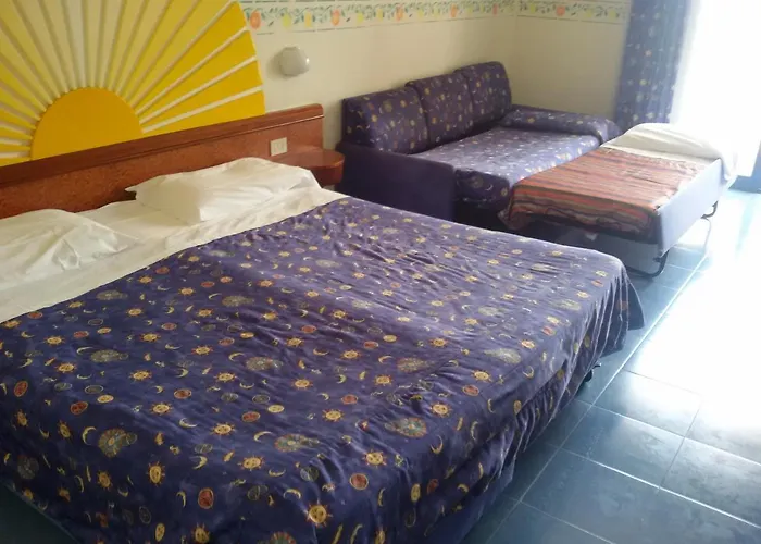 Giardini Naxos hotels near Naumachie