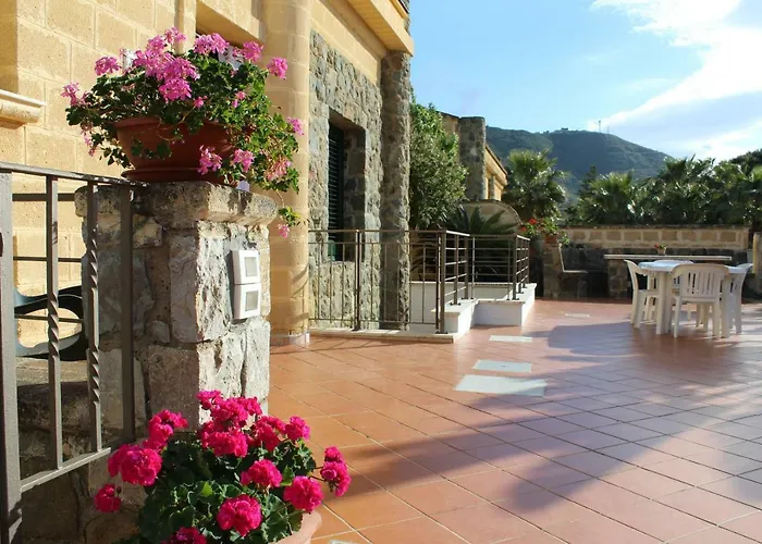 Seaside Villa In Residence With Pool Beaches And Large Terrace Cefalù mit Pool