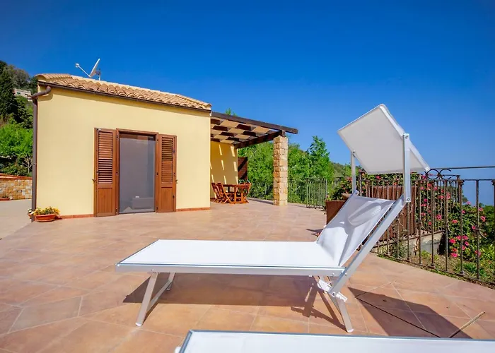 Villa Lavanda Cefalù met een Zwembad