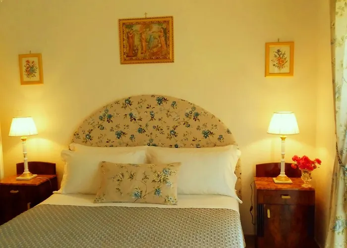 Attico Sul Mare Brolo Villa