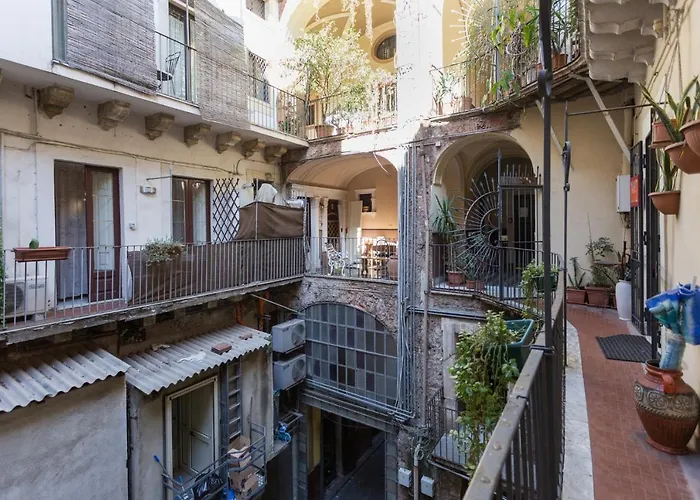 Da Gianni E Lucia Rooms With Bathroom In The City Center Catania